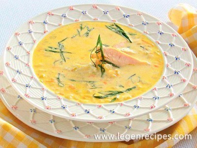 Delicate rice soup with chicken and basil