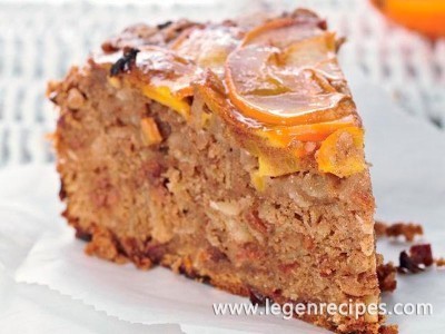 Cake with persimmon and cognac