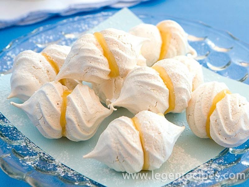 Lemon meringue kisses