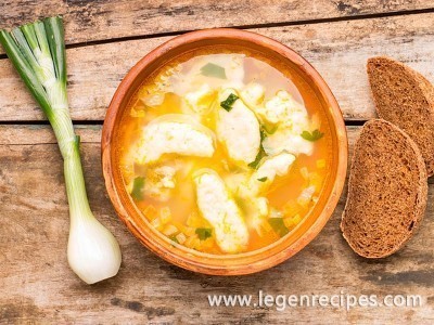 Dumpling soup: cook Ukrainian dish