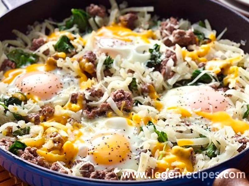 Cheesy Spinach and Egg Hashbrowns Skillet
