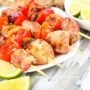 Skewers of chicken with honey and lime juice